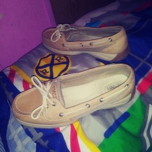 Size 9 sperrys